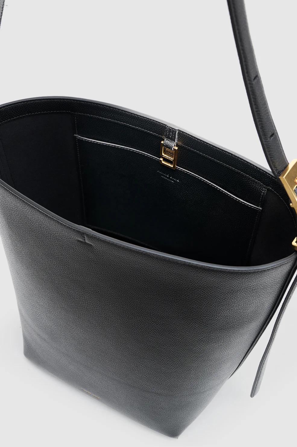 Elly Bucket Bag Grained Leather - Black - Image 4